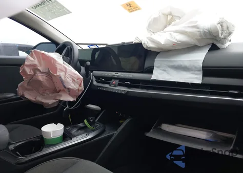 2025 Kia K4 Lxs из США, поврежденный, VIN 3KPFT4DE4SE014816